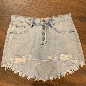 CARMAR LIGHT WASH DENIM SKIRT